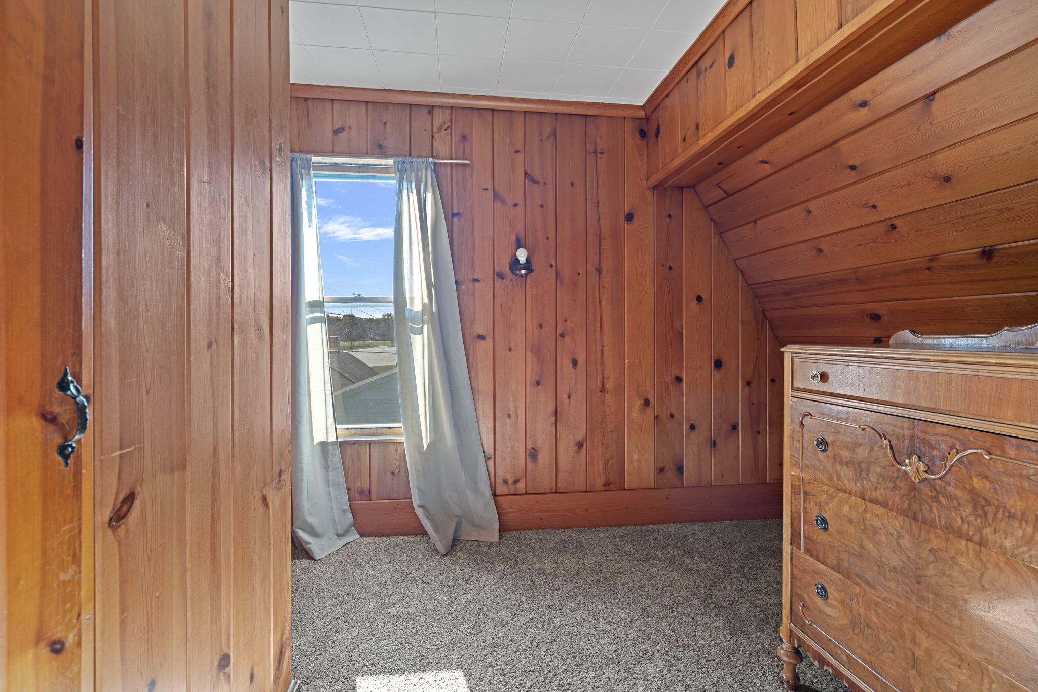 818 E Street La Porte, IN 46350 - Photo 13 of 18 2048x1365