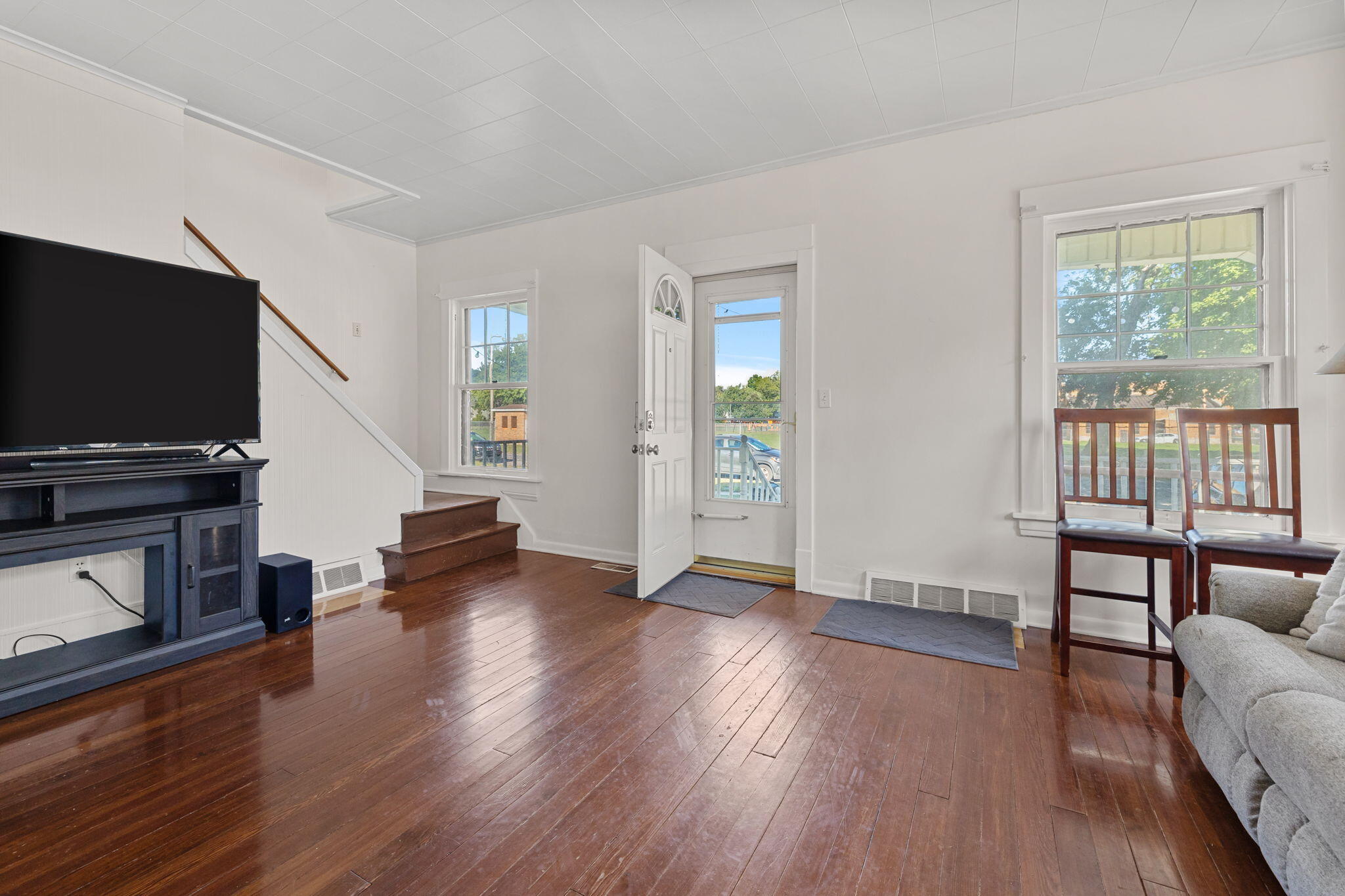 818 E Street La Porte, IN 46350 - Photo 4 of 18 2048x1365