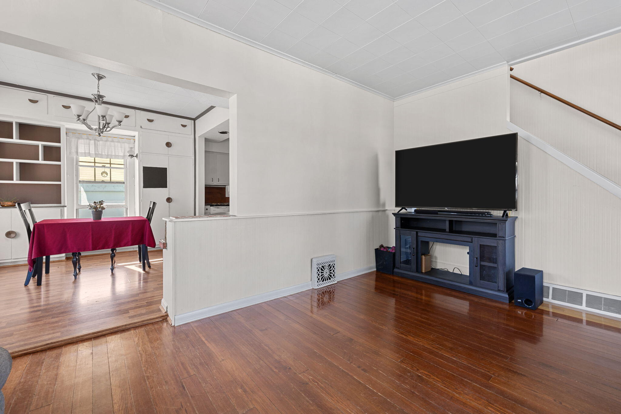 818 E Street La Porte, IN 46350 - Photo 5 of 18 2048x1365