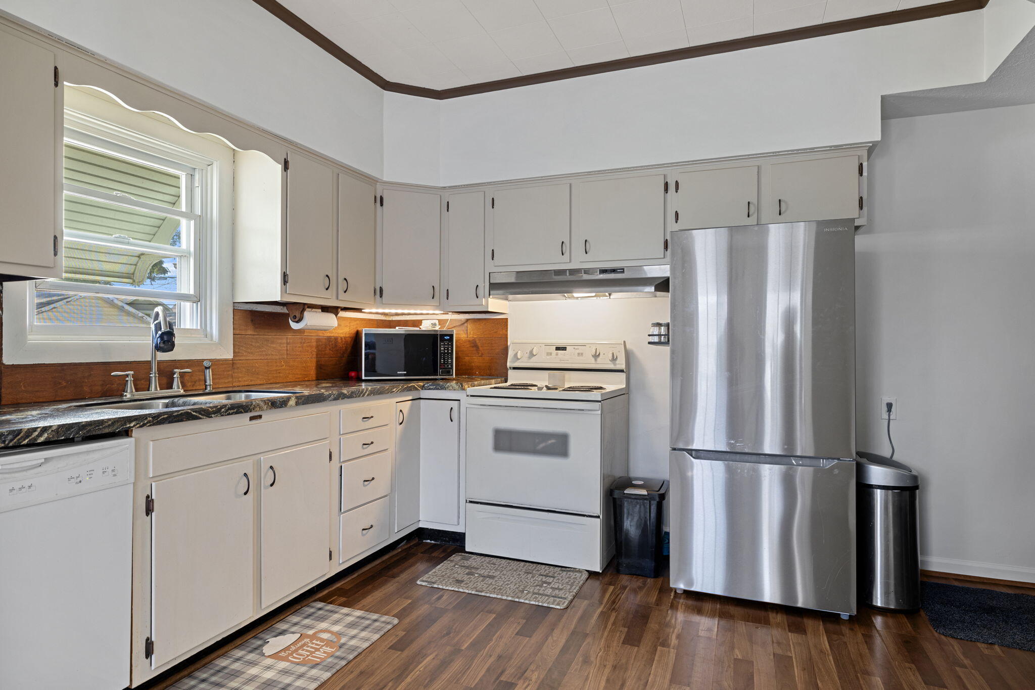 818 E Street La Porte, IN 46350 - Photo 8 of 18 2048x1365