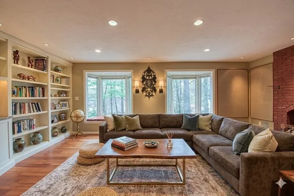 $1,300,000 | 18 Mallard Drive, Sharon, MA 02067