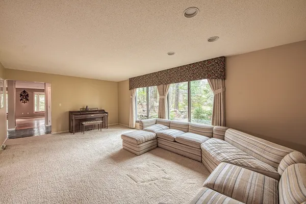 $1,300,000 | 18 Mallard Drive, Sharon, MA 02067