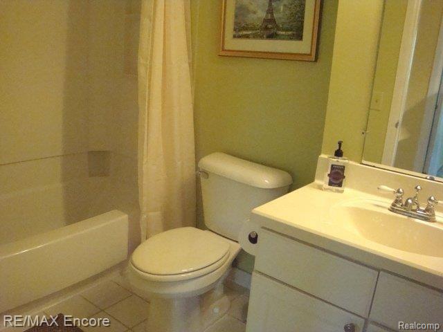1492 Saddle Lane, Unit 225 Rochester, MI 48306 - Photo 18 of 18 BATHROOM