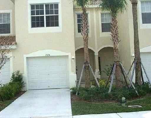 1025 Woodfield Road Greenacres, FL 33415 - Photo 1 of 10 20180808135105920087000000-o
