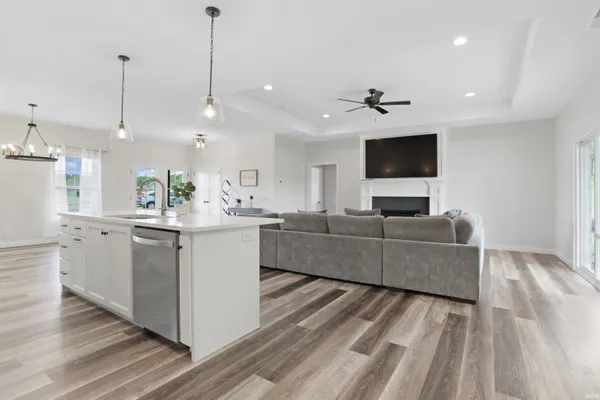 $589,900 | 3539 Sand Drive, Newburgh, IN 47630