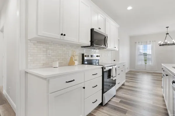 $589,900 | 3539 Sand Drive, Newburgh, IN 47630