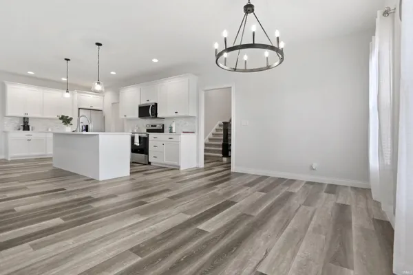 $589,900 | 3539 Sand Drive, Newburgh, IN 47630