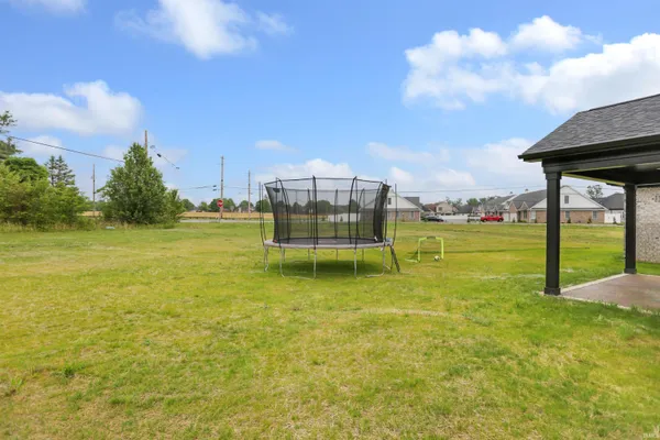 $589,900 | 3539 Sand Drive, Newburgh, IN 47630