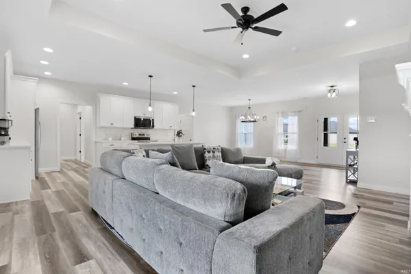 $589,900 | 3539 Sand Drive, Newburgh, IN 47630