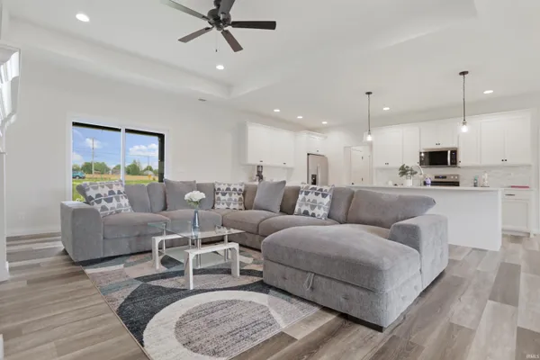 $589,900 | 3539 Sand Drive, Newburgh, IN 47630