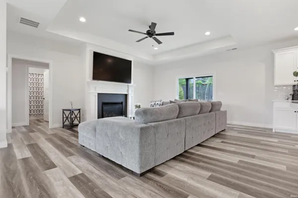 $589,900 | 3539 Sand Drive, Newburgh, IN 47630