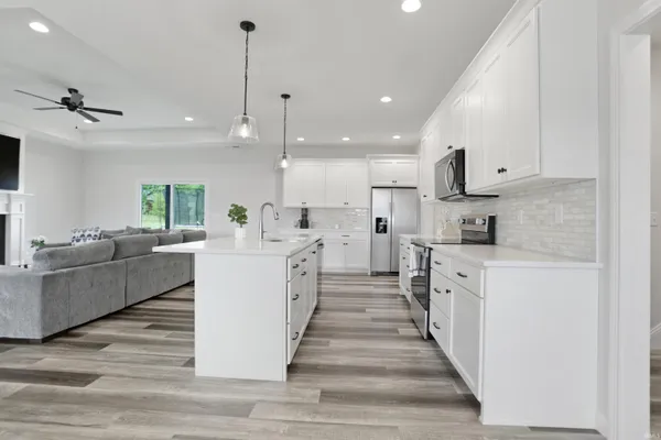 $589,900 | 3539 Sand Drive, Newburgh, IN 47630
