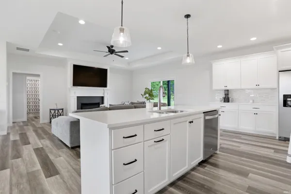 $589,900 | 3539 Sand Drive, Newburgh, IN 47630