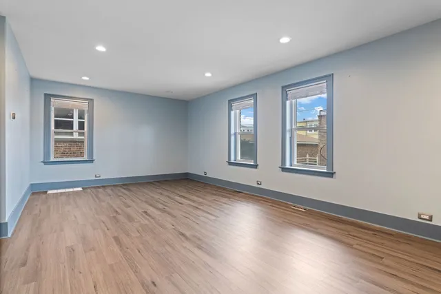 $554,900 | 2115 Kenilworth Avenue, Berwyn, IL 60402