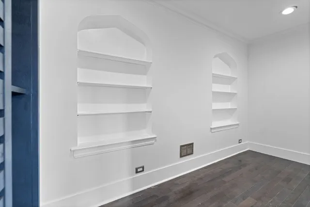 $554,900 | 2115 Kenilworth Avenue, Berwyn, IL 60402