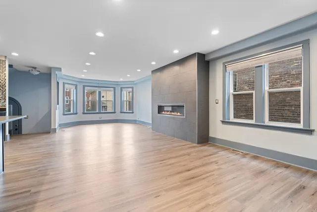 $554,900 | 2115 Kenilworth Avenue, Berwyn, IL 60402