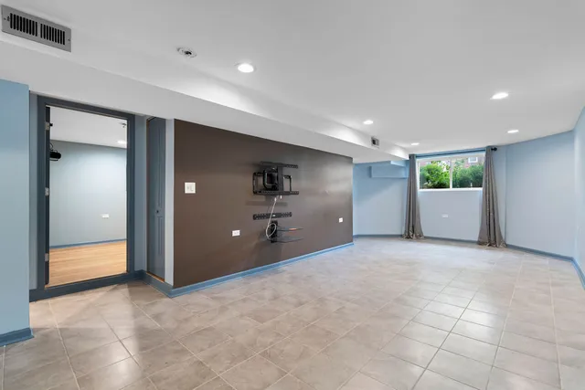 $554,900 | 2115 Kenilworth Avenue, Berwyn, IL 60402