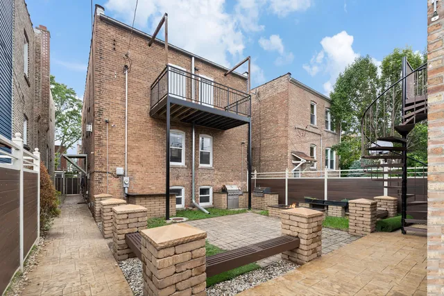 $554,900 | 2115 Kenilworth Avenue, Berwyn, IL 60402