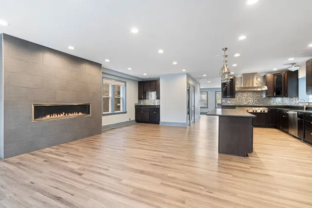 $554,900 | 2115 Kenilworth Avenue, Berwyn, IL 60402