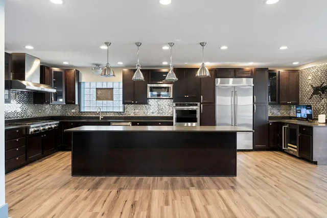 $554,900 | 2115 Kenilworth Avenue, Berwyn, IL 60402