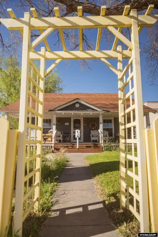 $425,000 | 654 West Main Street, Lander, WY 82520