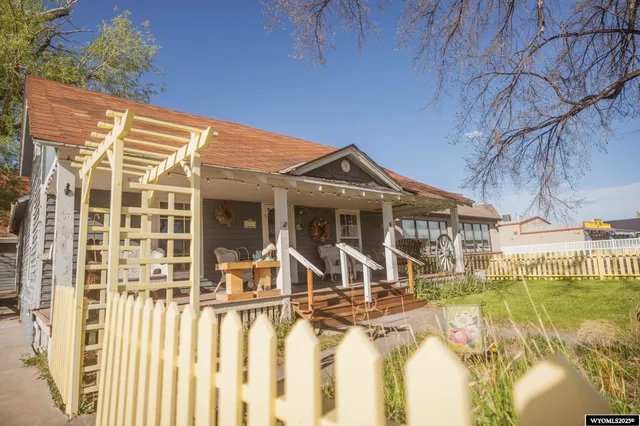 $425,000 | 654 West Main Street, Lander, WY 82520
