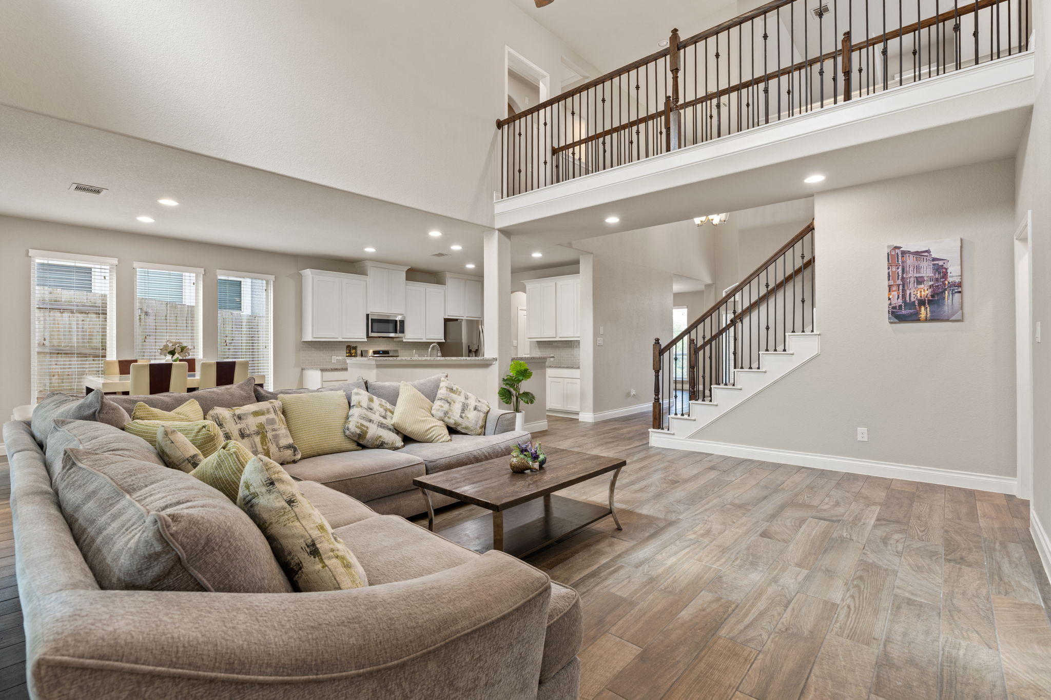 180 Santa Maria Street Georgetown, TX 78628 - Photo 5 of 38