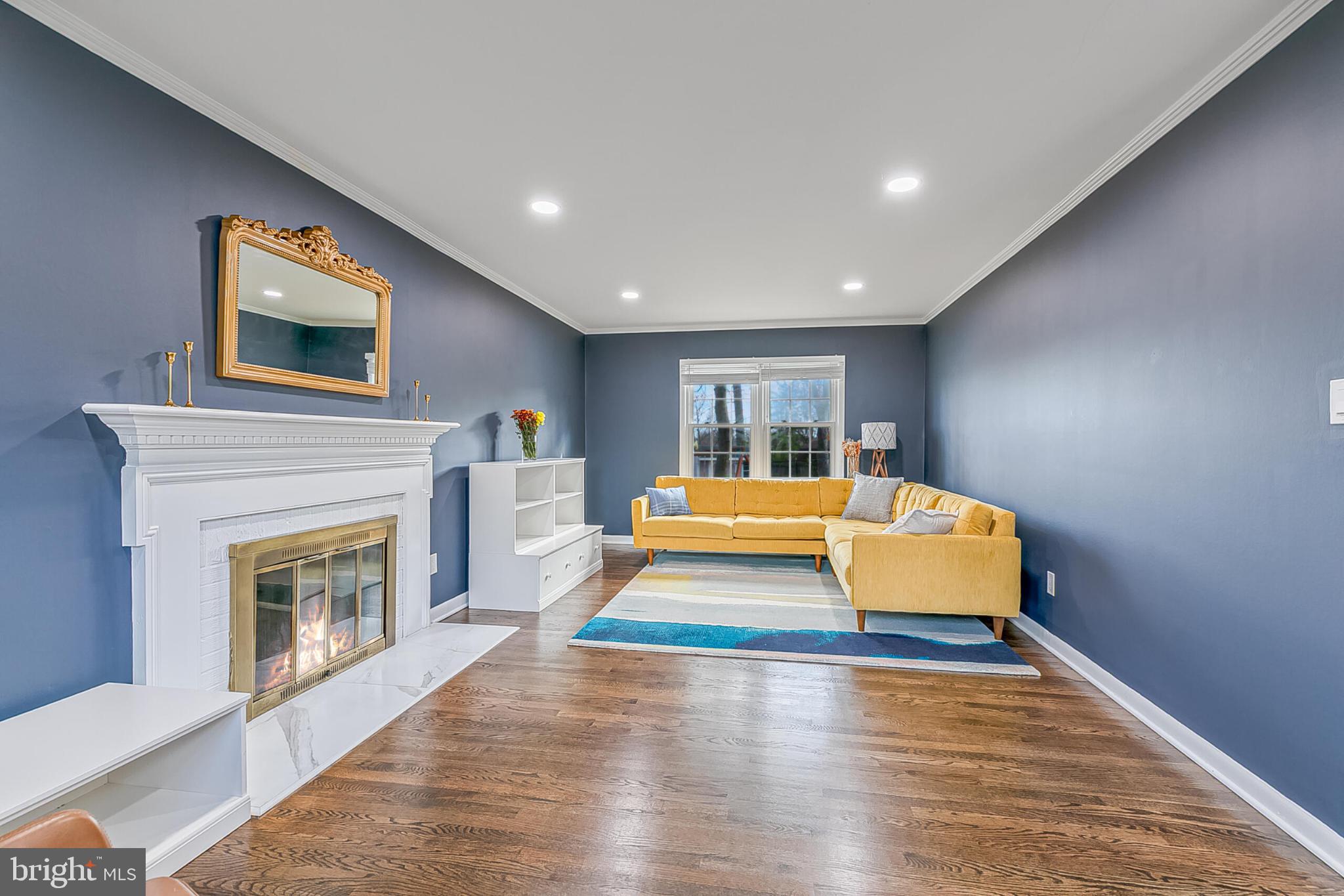 3419 Ramsgate Terrace Alexandria, VA 22309 - Photo 6 of 36 Bright and inviting living space with charm.