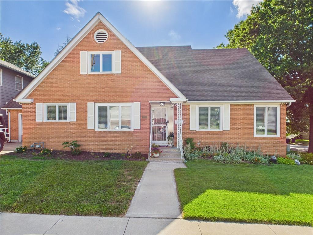 200 South College St  