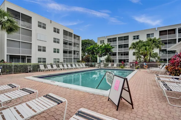 $2,600 | 1541 South Ocean Boulevard, Unit 309, Pompano Beach, FL 33062