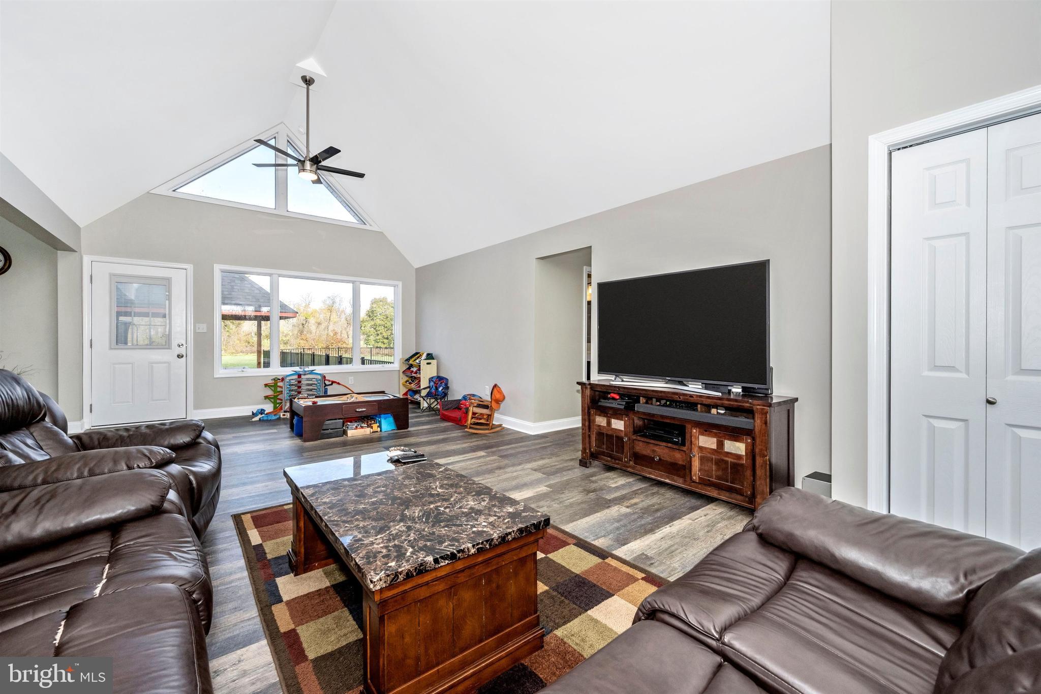 11868 Angleberger Road Thurmont, MD 21788 - Photo 6 of 51 Gallery Image 6