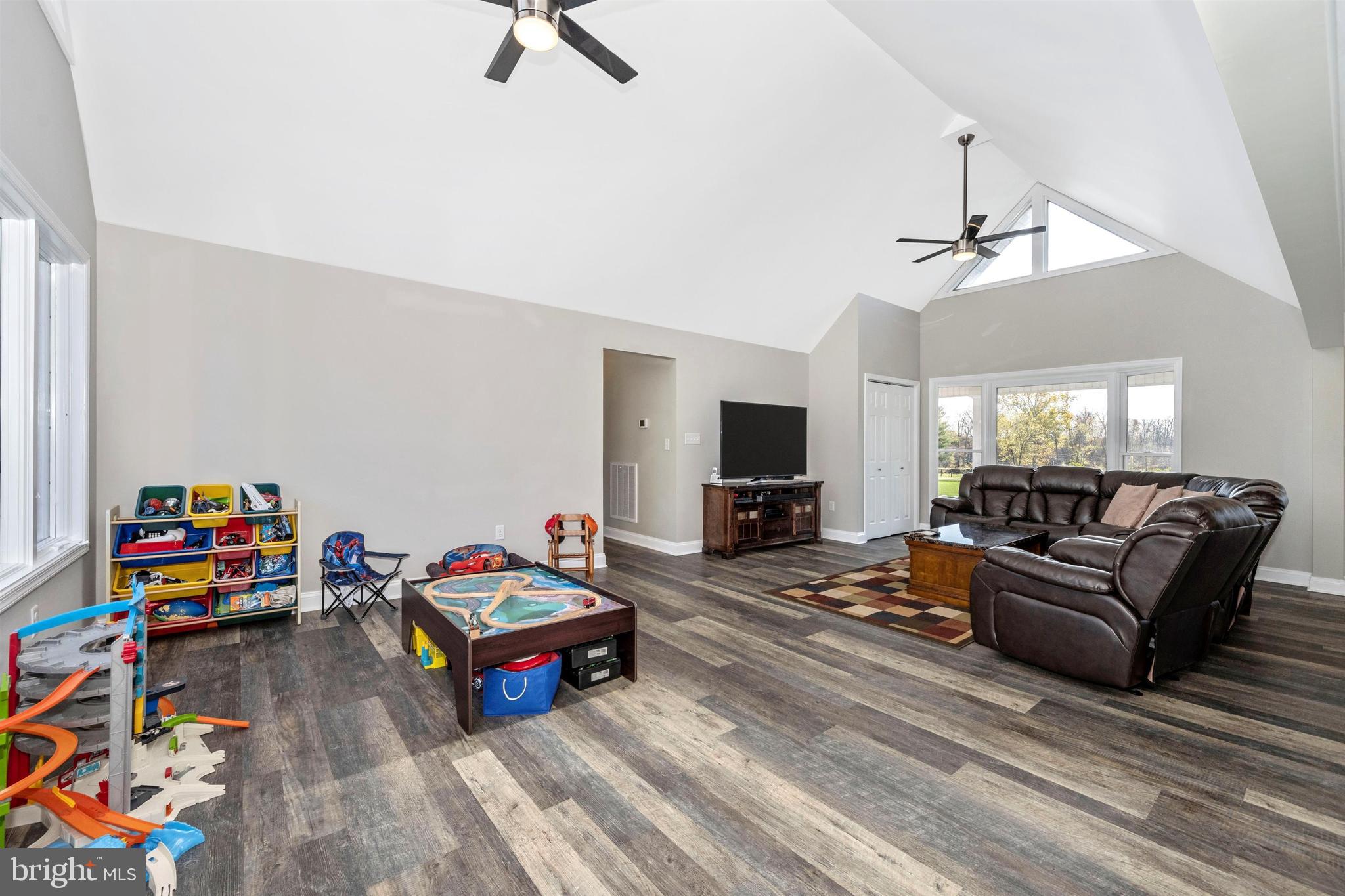 11868 Angleberger Road Thurmont, MD 21788 - Photo 7 of 51 Gallery Image 7