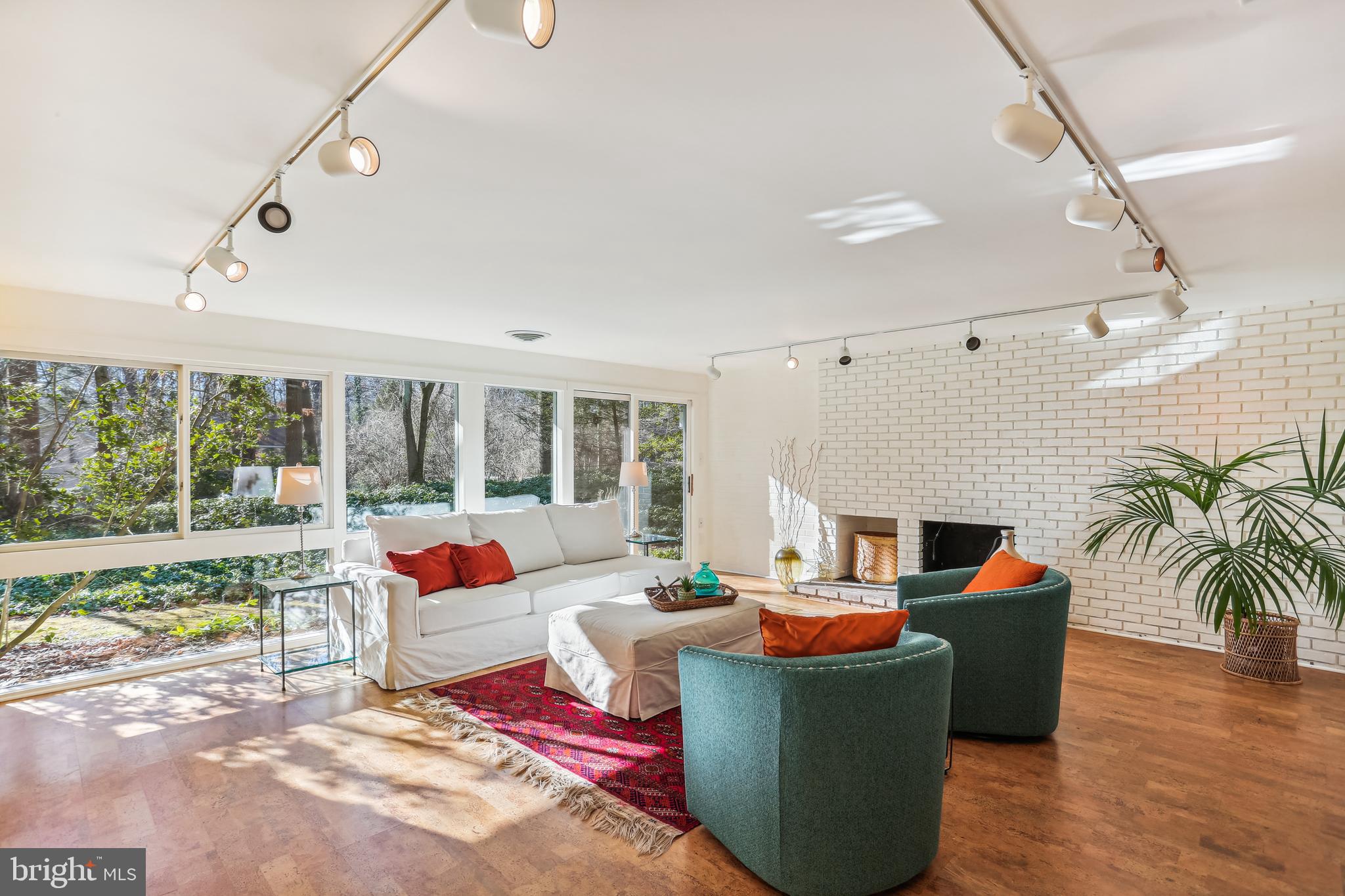 8011 Glenmore Spring Road Bethesda, MD 20817 - Photo 5 of 45