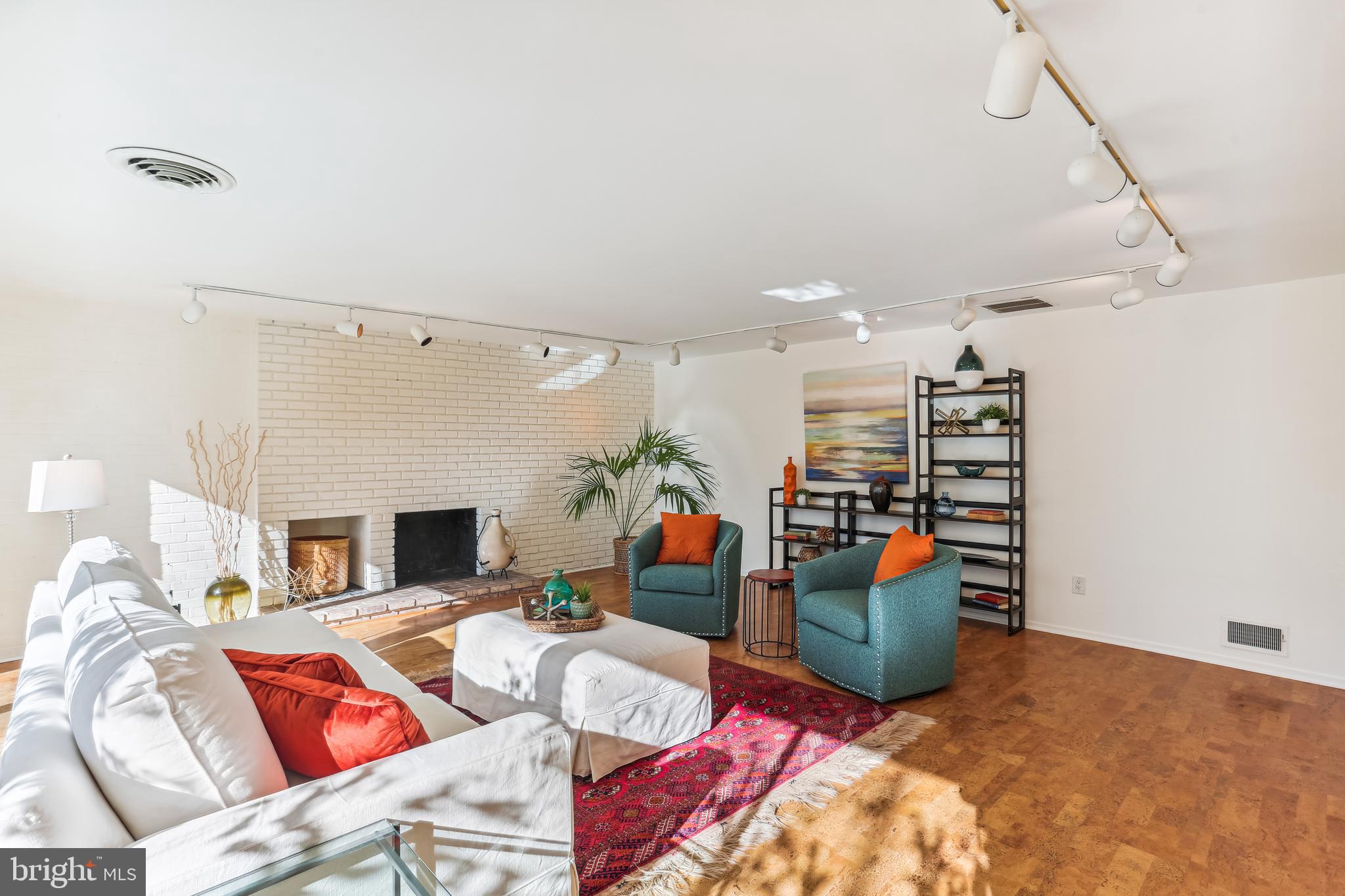 8011 Glenmore Spring Road Bethesda, MD 20817 - Photo 7 of 45