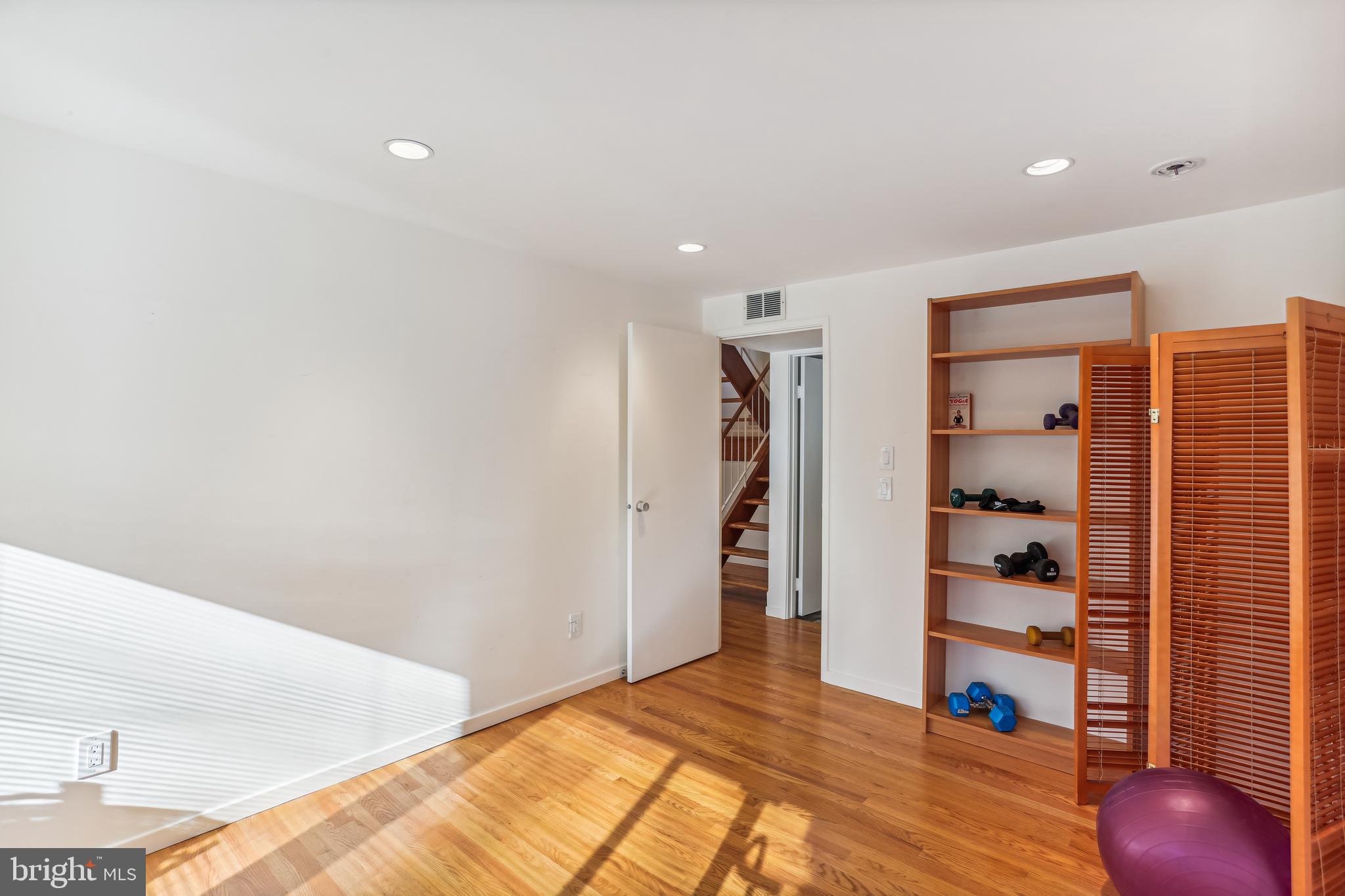 8011 Glenmore Spring Road Bethesda, MD 20817 - Photo 10 of 45