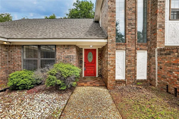 $395,000 | 2341 West Briargate Drive, Bryan, TX 77802