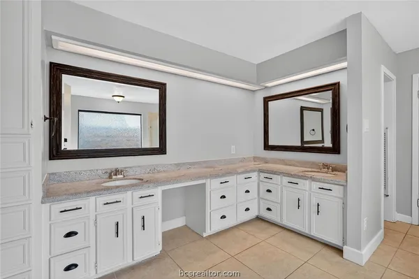 $395,000 | 2341 West Briargate Drive, Bryan, TX 77802