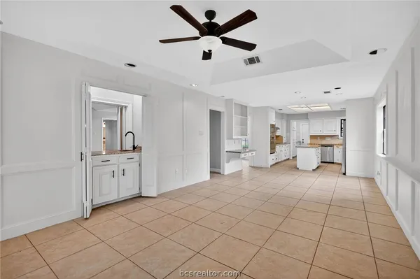 $395,000 | 2341 West Briargate Drive, Bryan, TX 77802