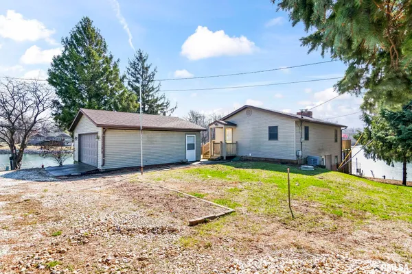 $249,900 | 565 Paw-Paw Road, Petersburg, IL 62675