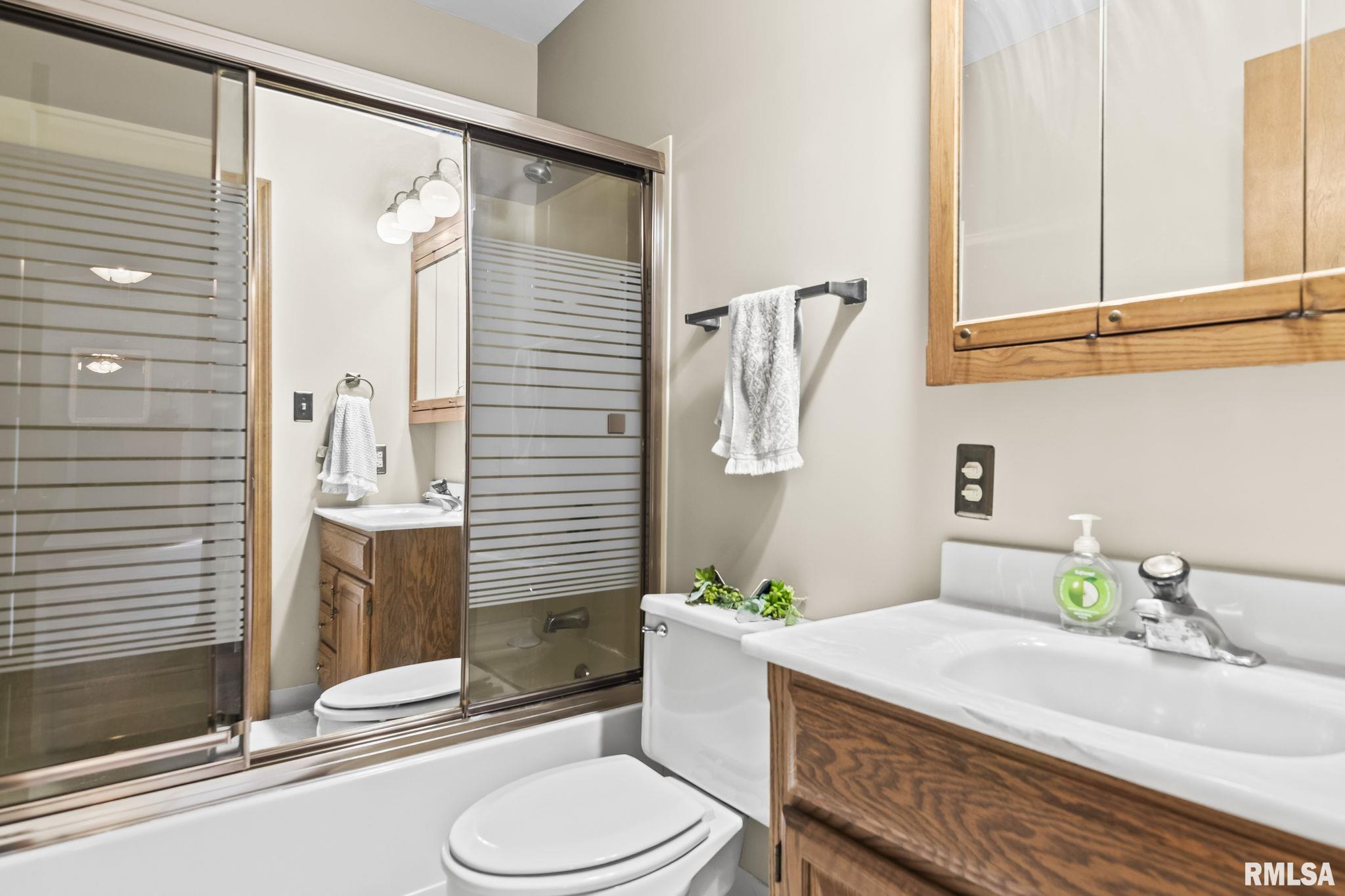 565 Paw-Paw Road Petersburg, IL 62675 - Photo 16 of 35