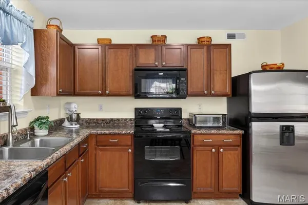 $195,000 | 1711 Piedmont Circle, Unit 101, St. Charles, MO 63304