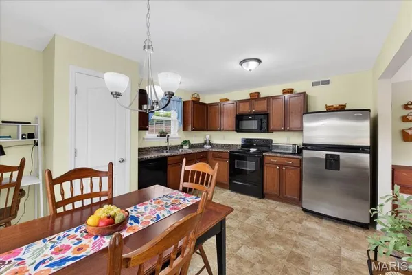 $195,000 | 1711 Piedmont Circle, Unit 101, St. Charles, MO 63304