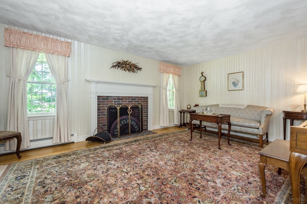 32 Squirrel Hill Road Acton, MA 01720 - Photo 3 of 27
