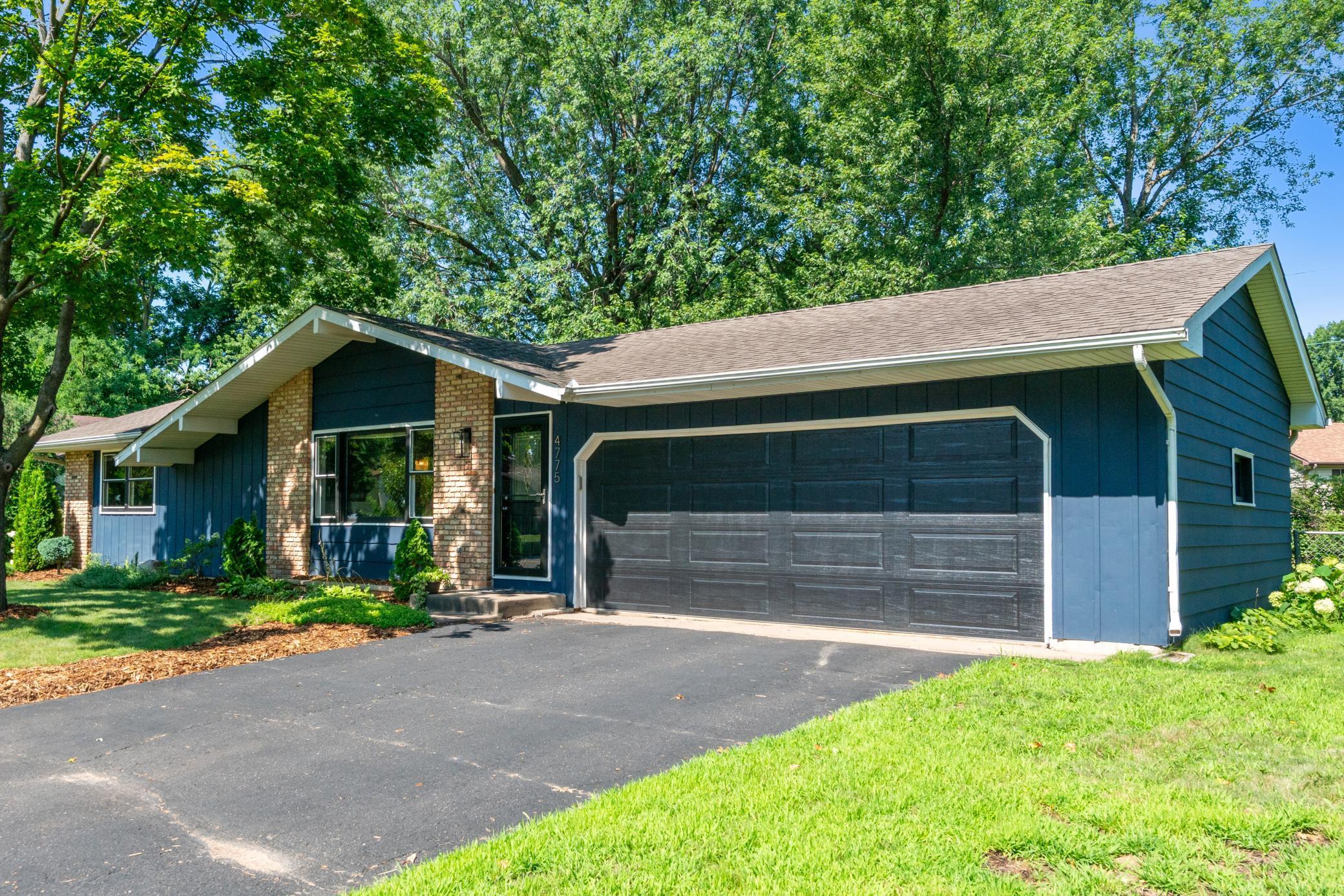 4775 Victoria Street North Shoreview, MN 55126 - Photo 2 of 27