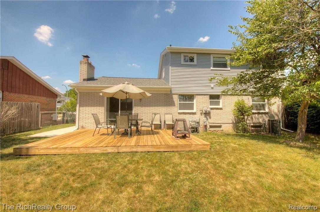 43861 Arlington Road Canton, MI 48187 - Photo 8 of 40 back2.jpg