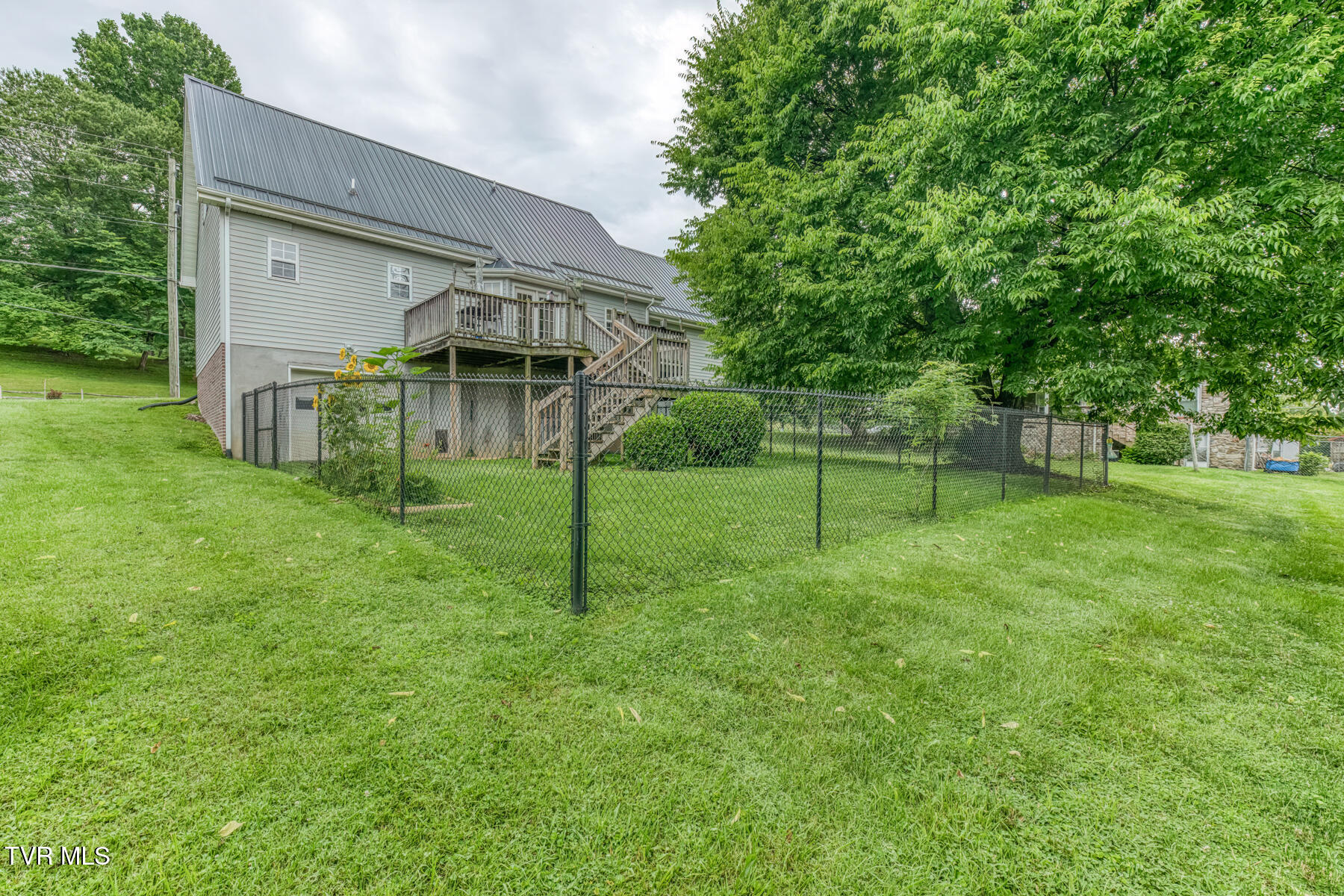 807 North Mohawk Drive Erwin, TN 37650 - Photo 33 of 39 807 N Mohawk Dr-39