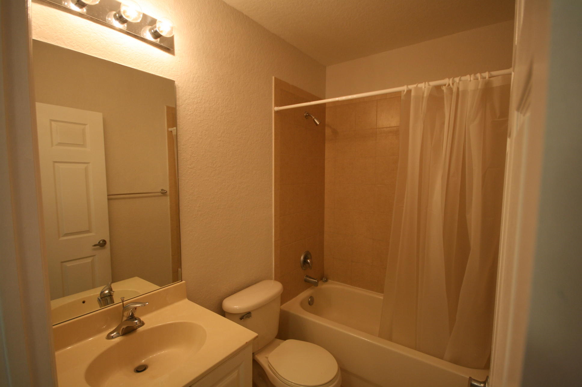 1918 Hibiscus Lane Riviera Beach, FL 33404 - Photo 11 of 14 Bathroom