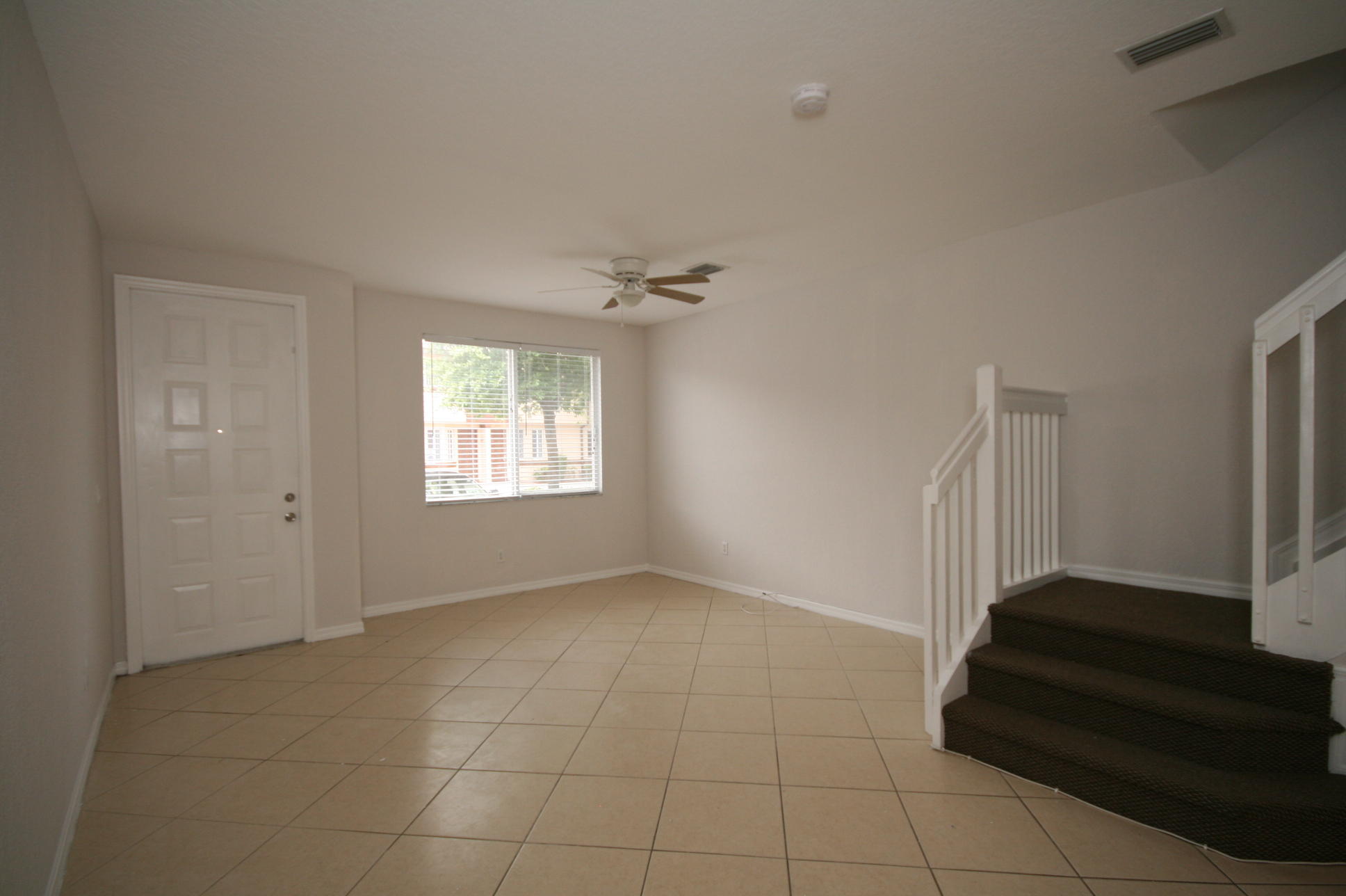 1918 Hibiscus Lane Riviera Beach, FL 33404 - Photo 6 of 14 Living area