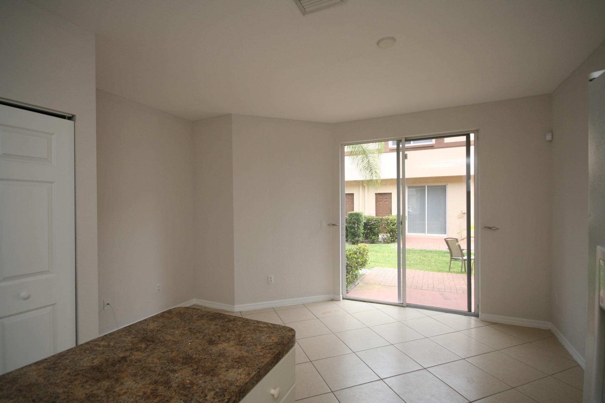 1918 Hibiscus Lane Riviera Beach, FL 33404 - Photo 9 of 14 Dining area