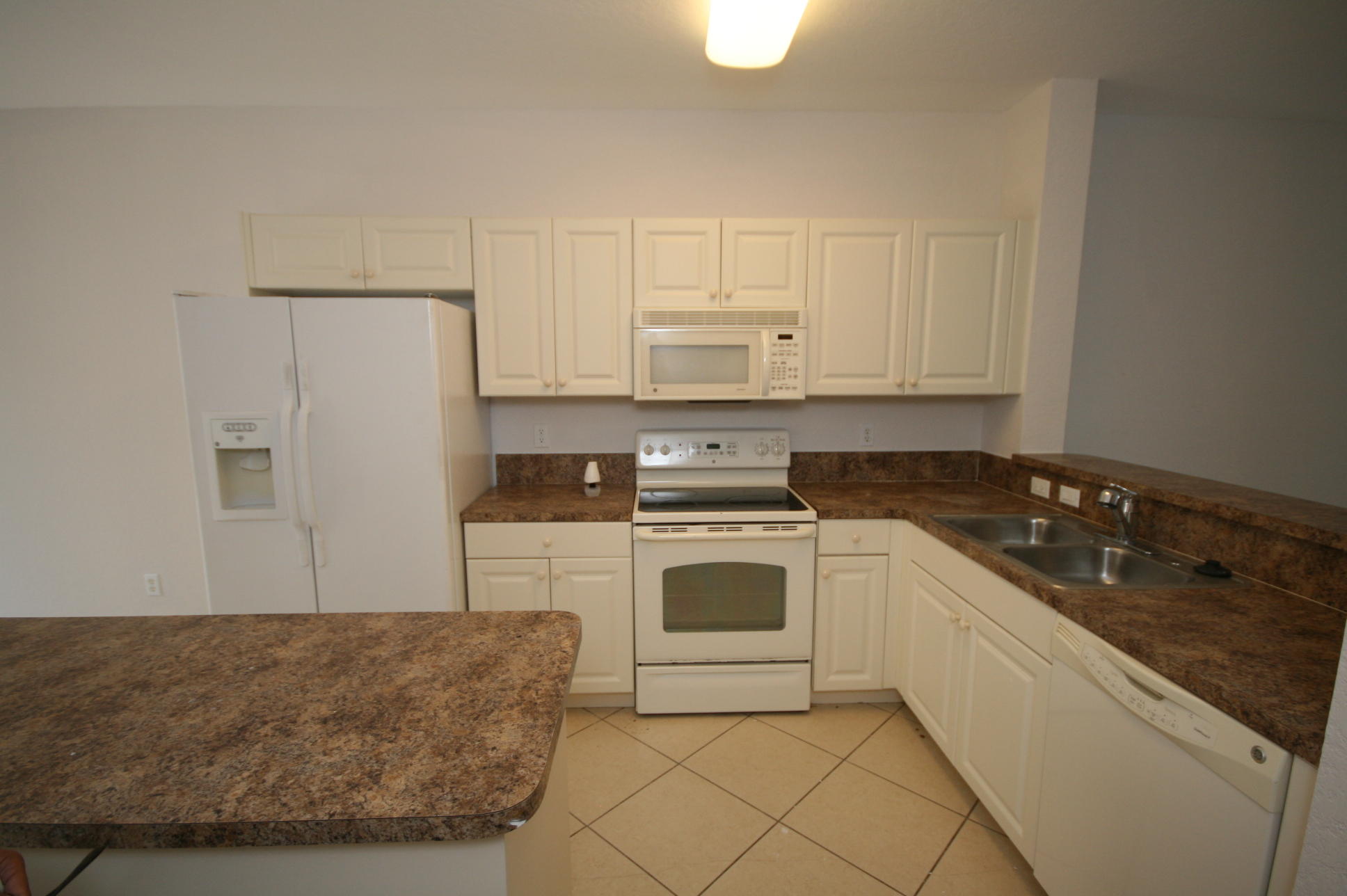 1918 Hibiscus Lane Riviera Beach, FL 33404 - Photo 10 of 14 Kitchen